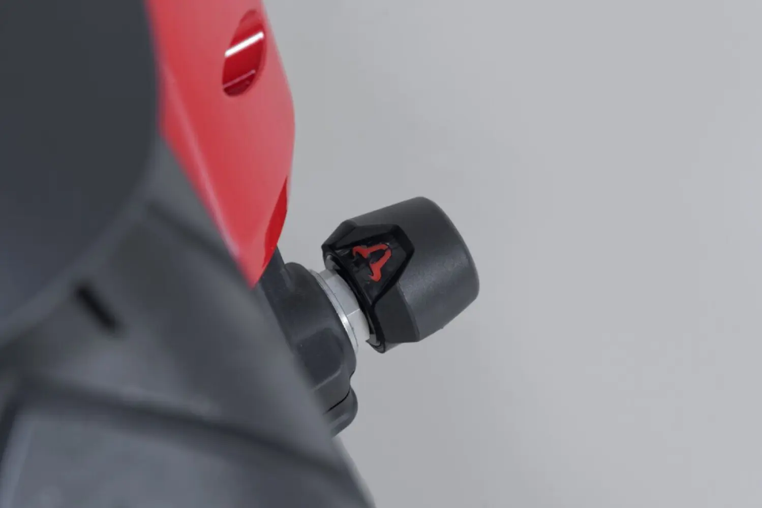 SW-MOTECH - FRONT AXLE SLIDER SET - 05052562