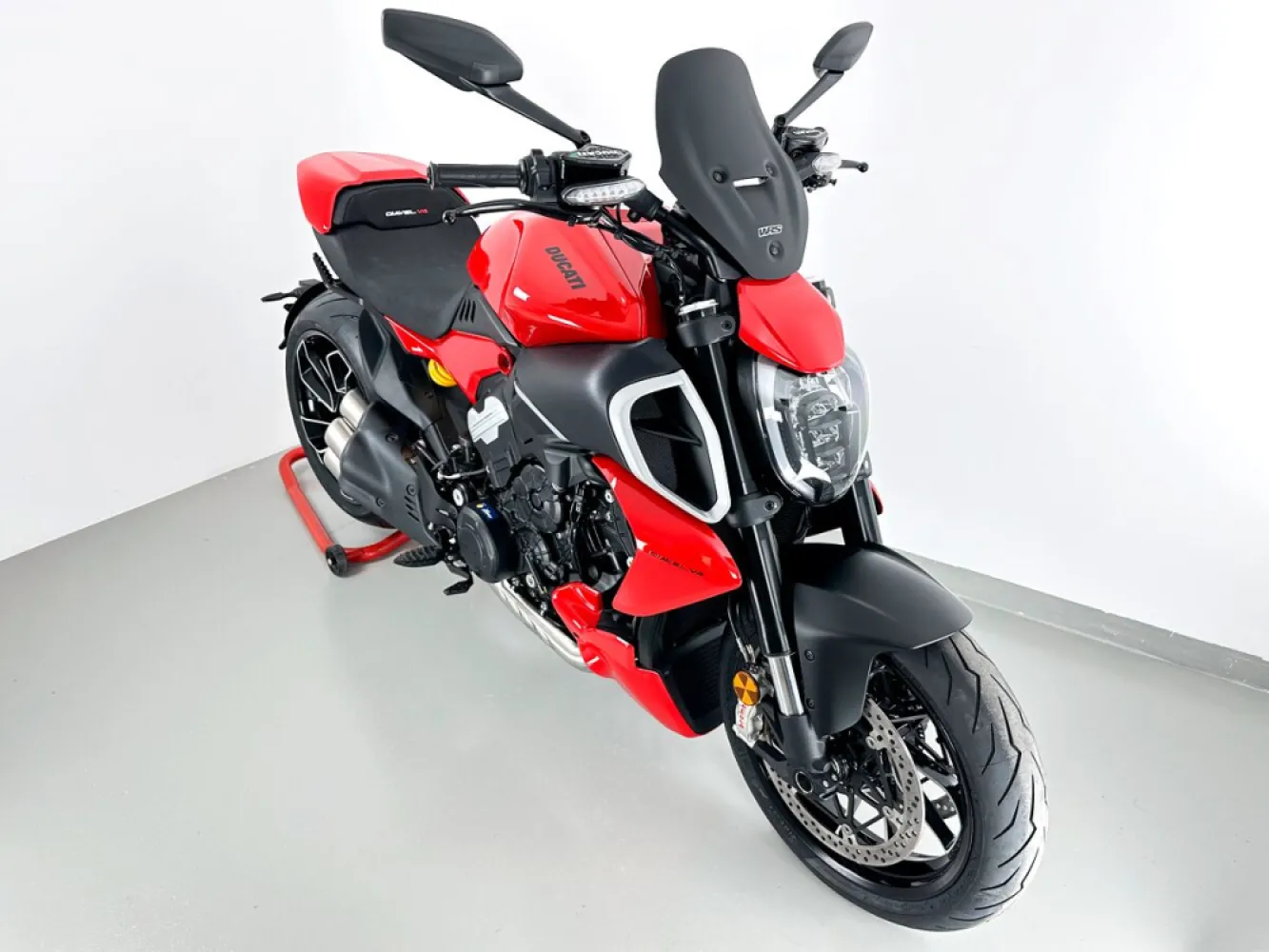 WRS - WINDSCREEN TOURING DIAVEL V4 M - 23121038