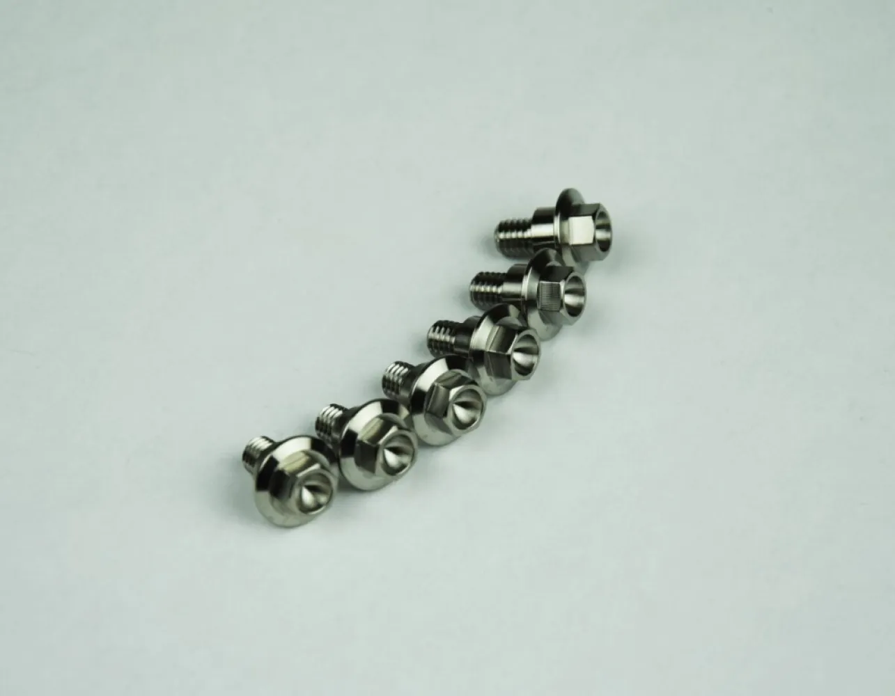 SCAR - TITANIUM M6X12 PACK OF 6 - 24040837