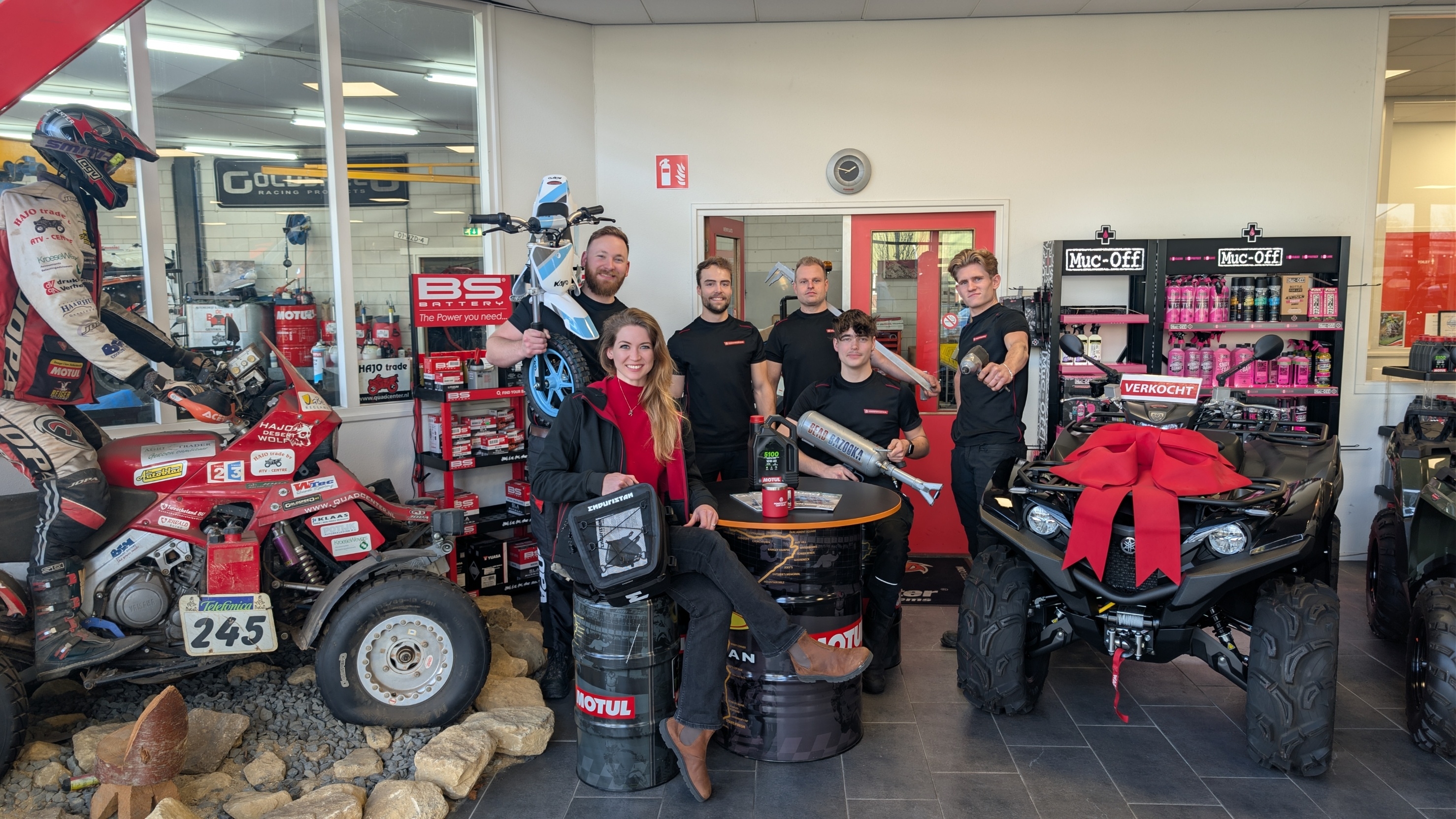 Stage E-commerce & Social Media