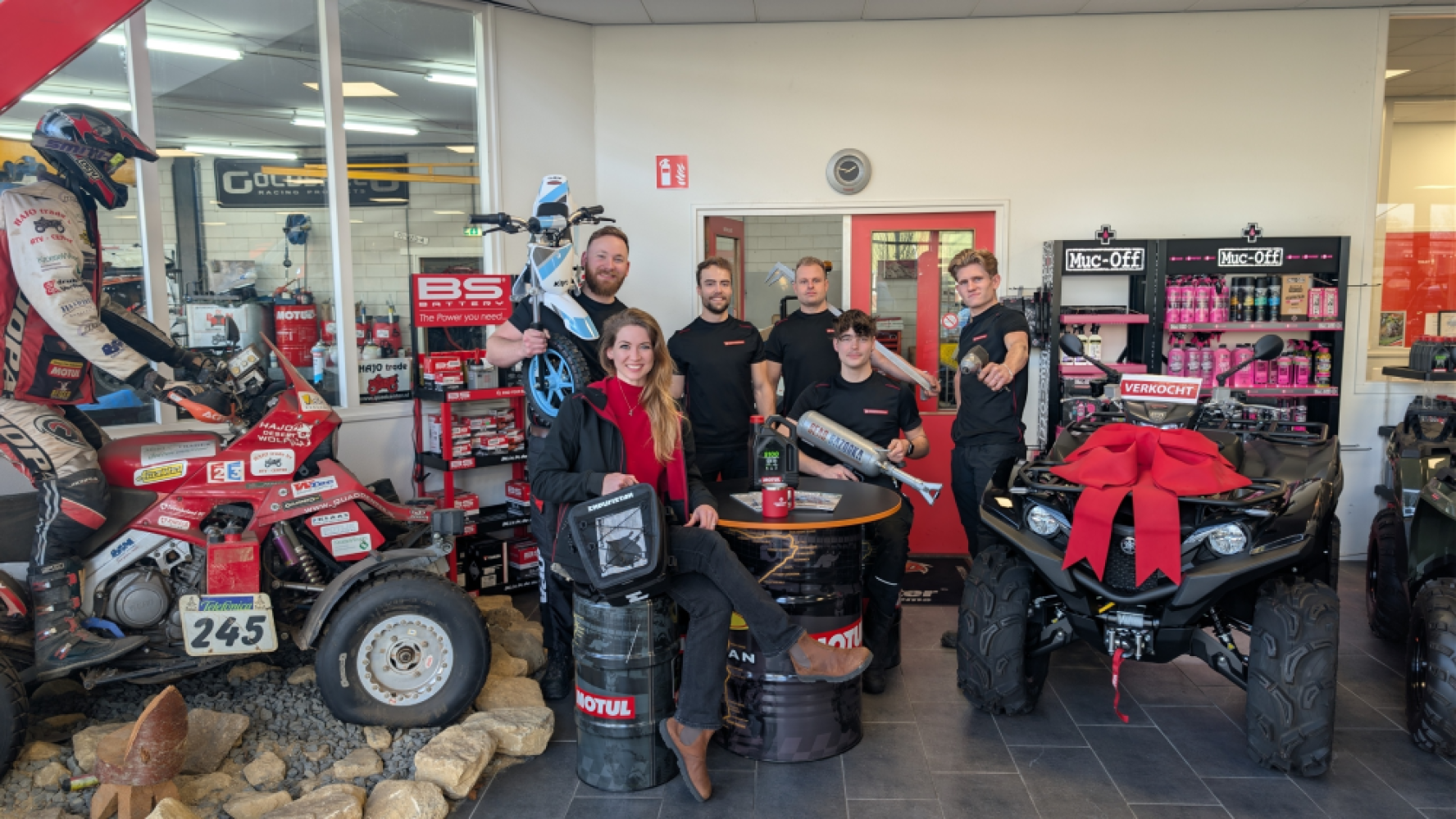 Stage E-commerce & Social Media