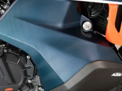 UNIRACING - SCRTCH SVR KTM 890 ADV TANK BL - 43010985