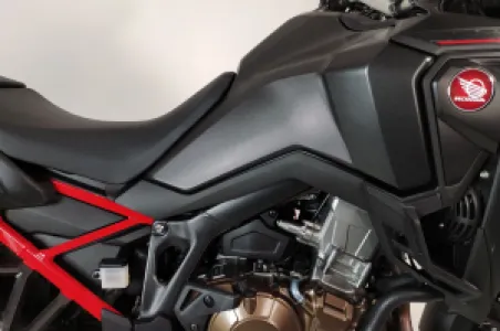 UNIRACING - SCRTCH SVR TANK AFRICA TWIN - 43010993