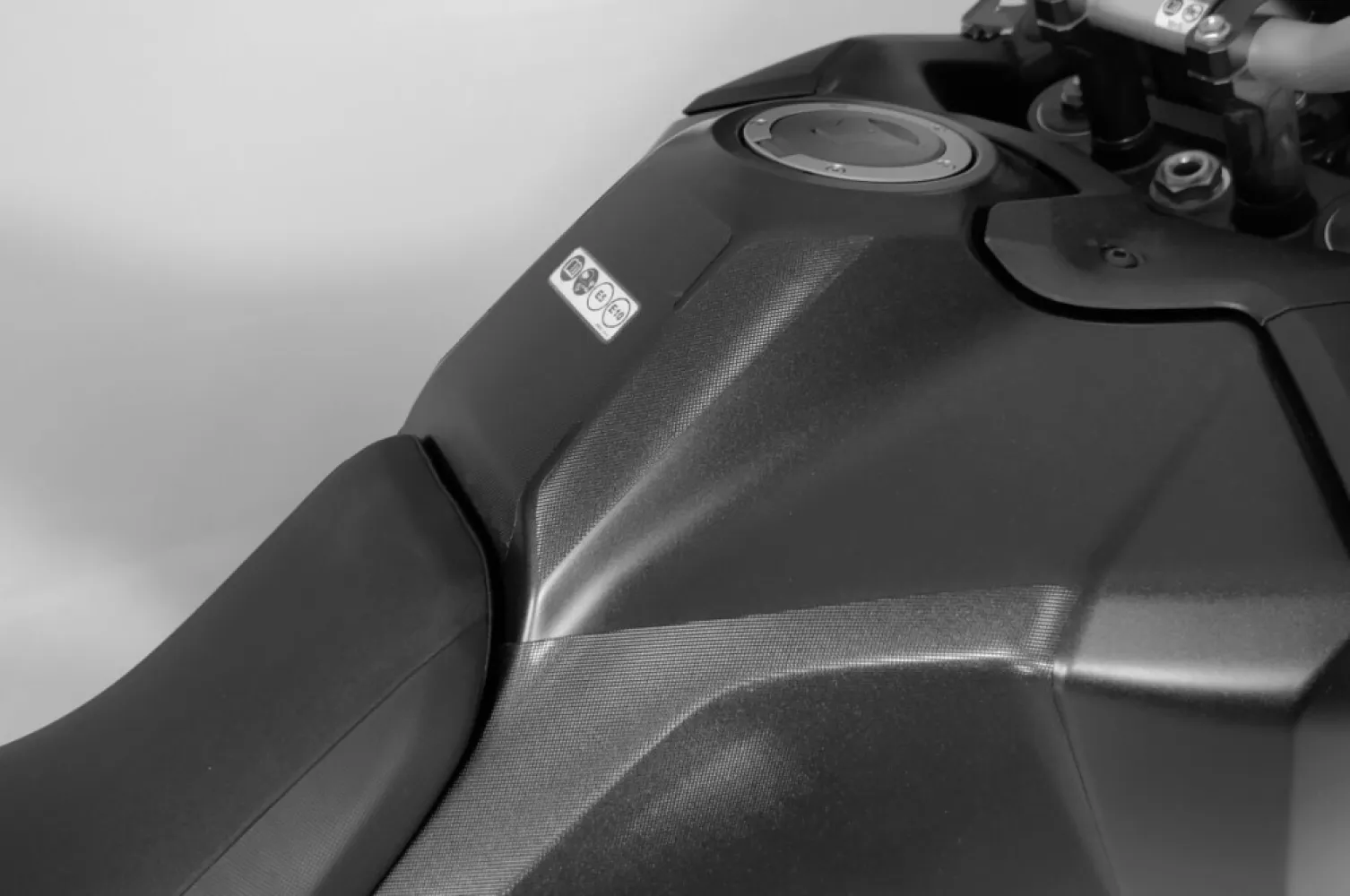 UNIRACING - SCRTCH SVR TANK AFRICA TWIN - 43010993