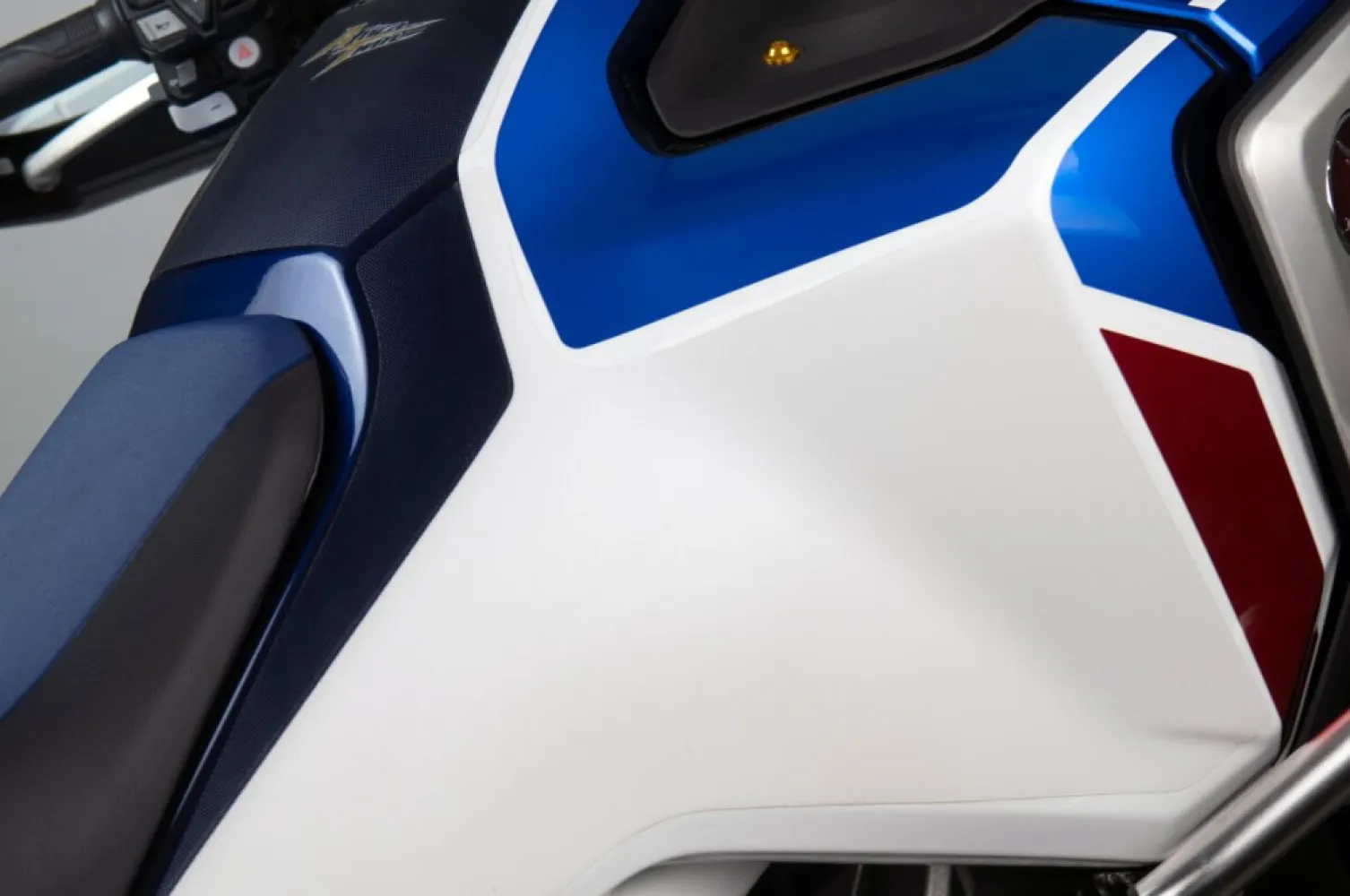 UNIRACING - SCRATCH SAVER TANK AFRICA TWIN - 43010996