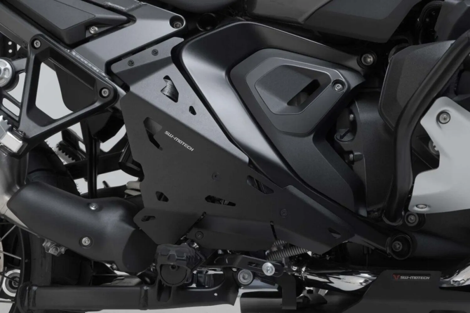 SW-MOTECH - HEEL PROTECTOR R1300GS ADVENTU - 16202731