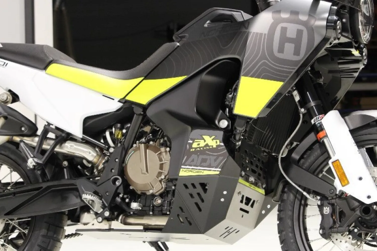 AXP RACING - ADV SKID PLATE HVA NORDEN 901  - 05062425