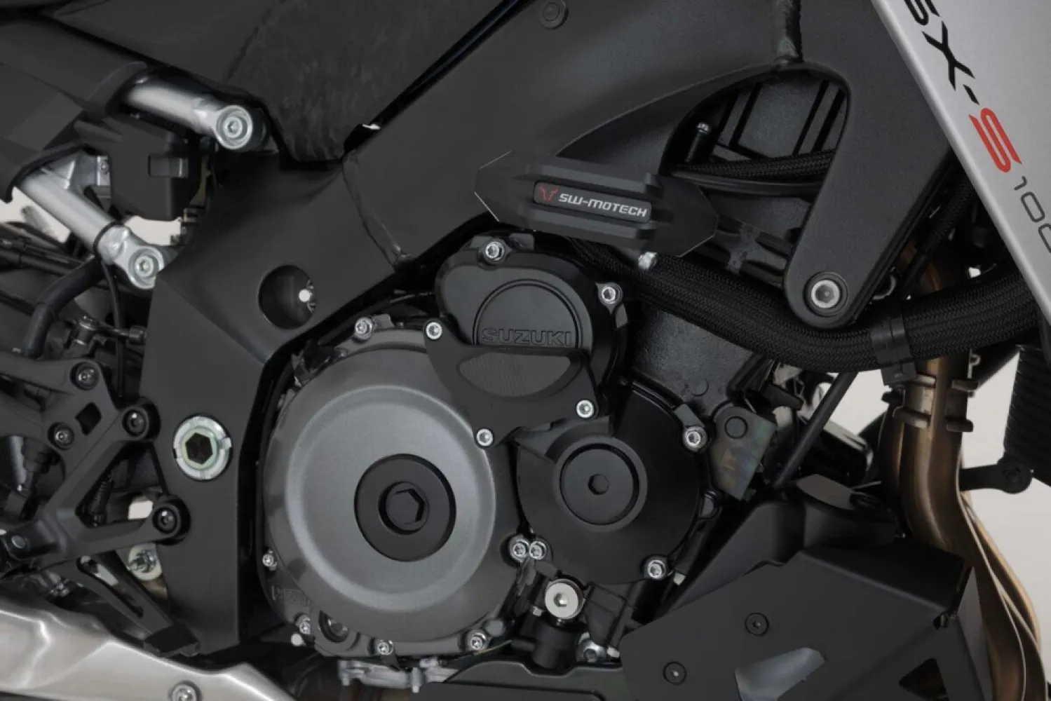SW-MOTECH - ENGINE CASE PROTECTOR - 05062495