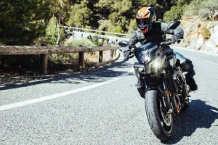 METZELER - SPORTEC M9 RR 110/70ZR17 M/C 5 - 03010858