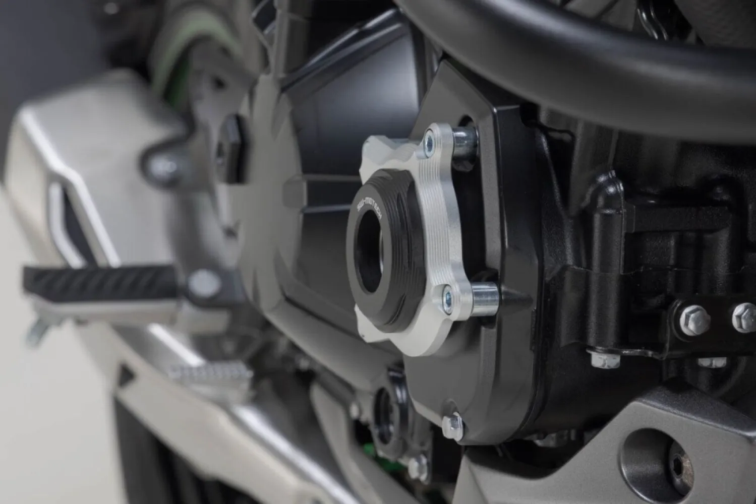 SW-MOTECH - ENGINE CASE PROTECTOR Z900 - 05062519