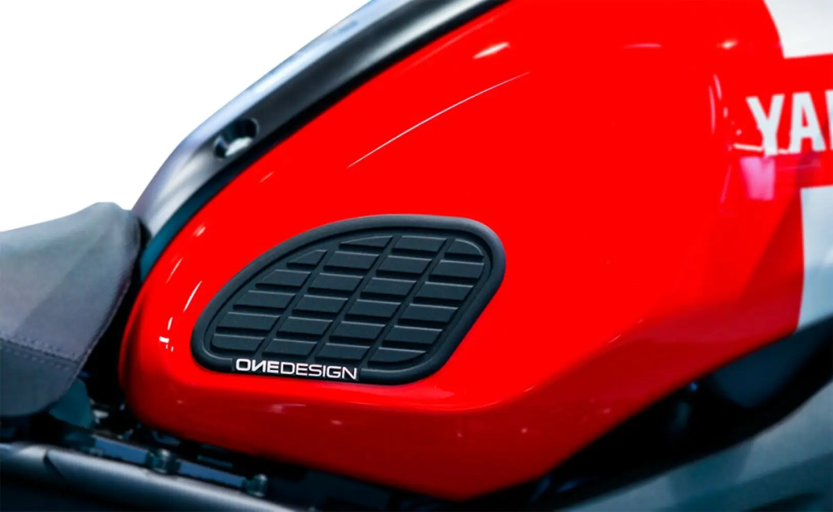 ONEDESIGN - TANK GRIP UNIVERSAL BLACK - 43010591