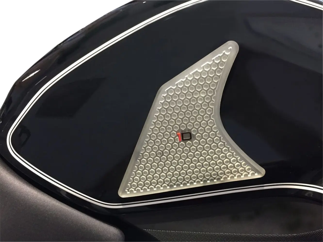 ONEDESIGN - TANK GRIP UNIVERSAL CLEAR - 43010594