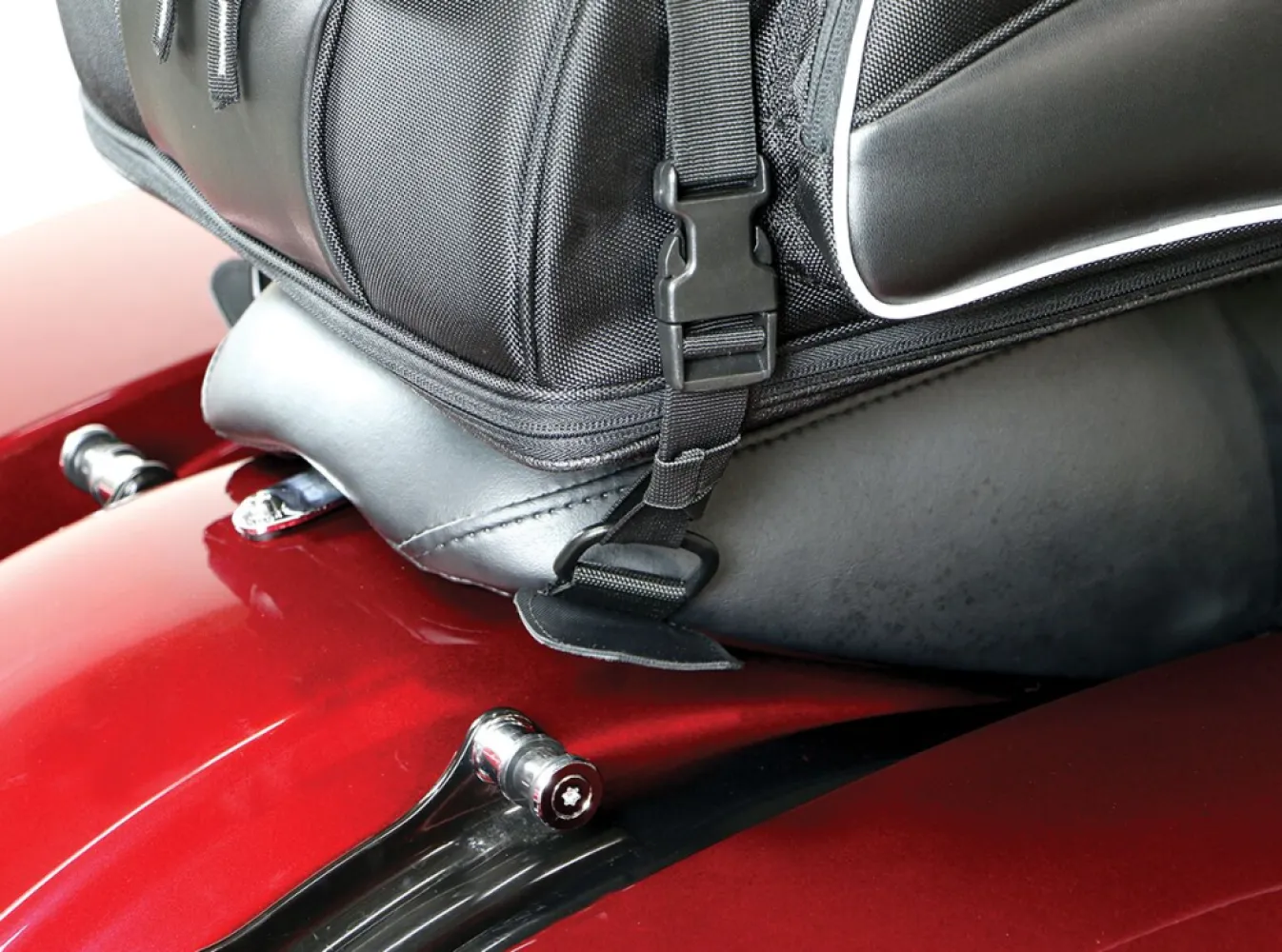 NELSON RIGG - UNDER SEAT ATTACHMENT - 35150205
