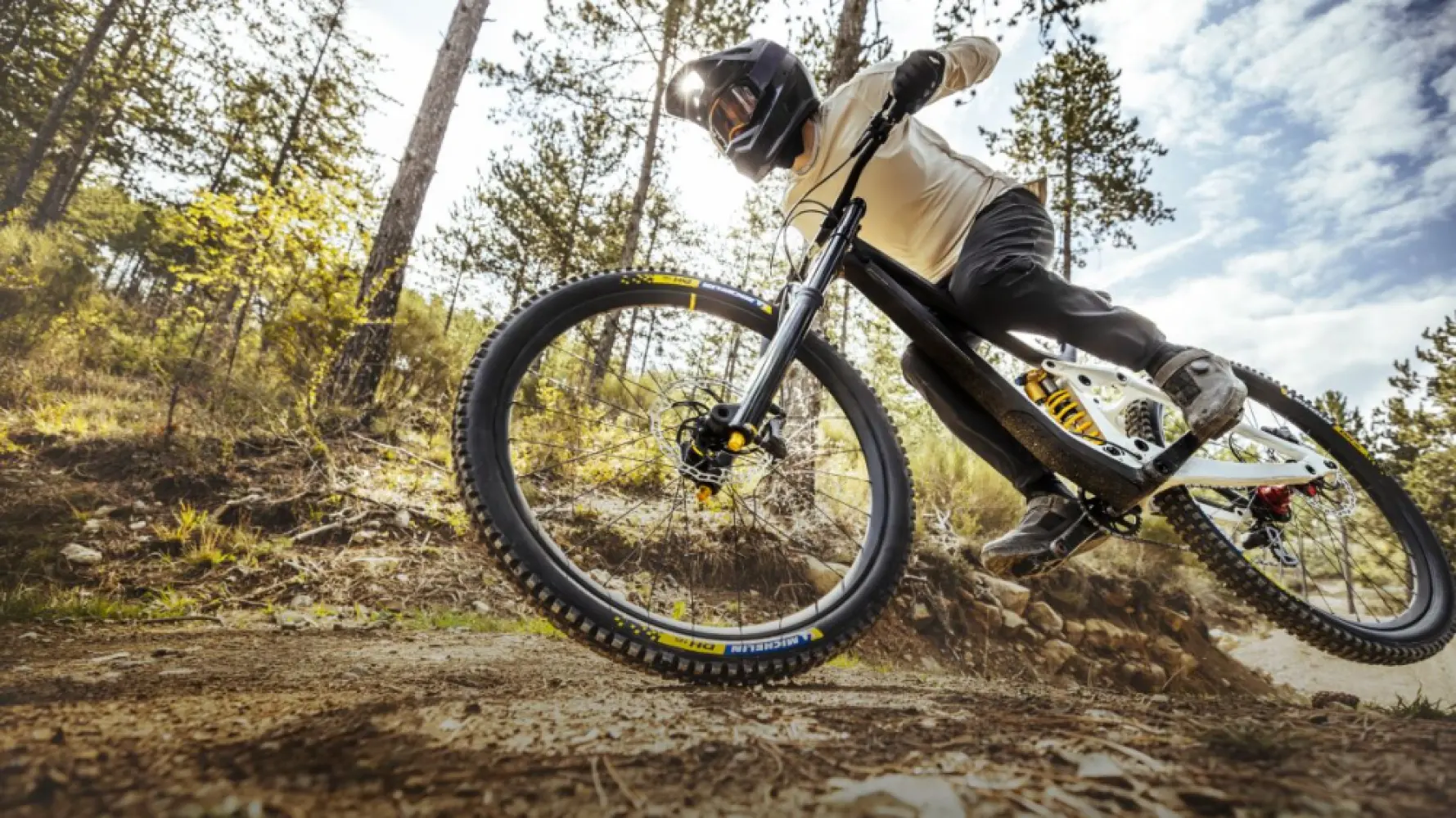 MICHELIN - DH16 RACING 27.5X2.40 - 03440166