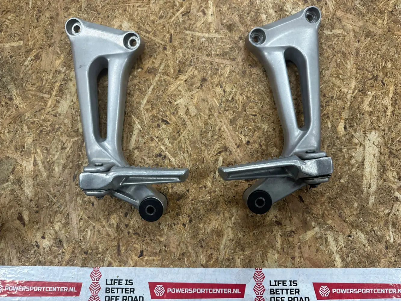 Achterste / passagier voetsteun-set VTR1000F 97-06