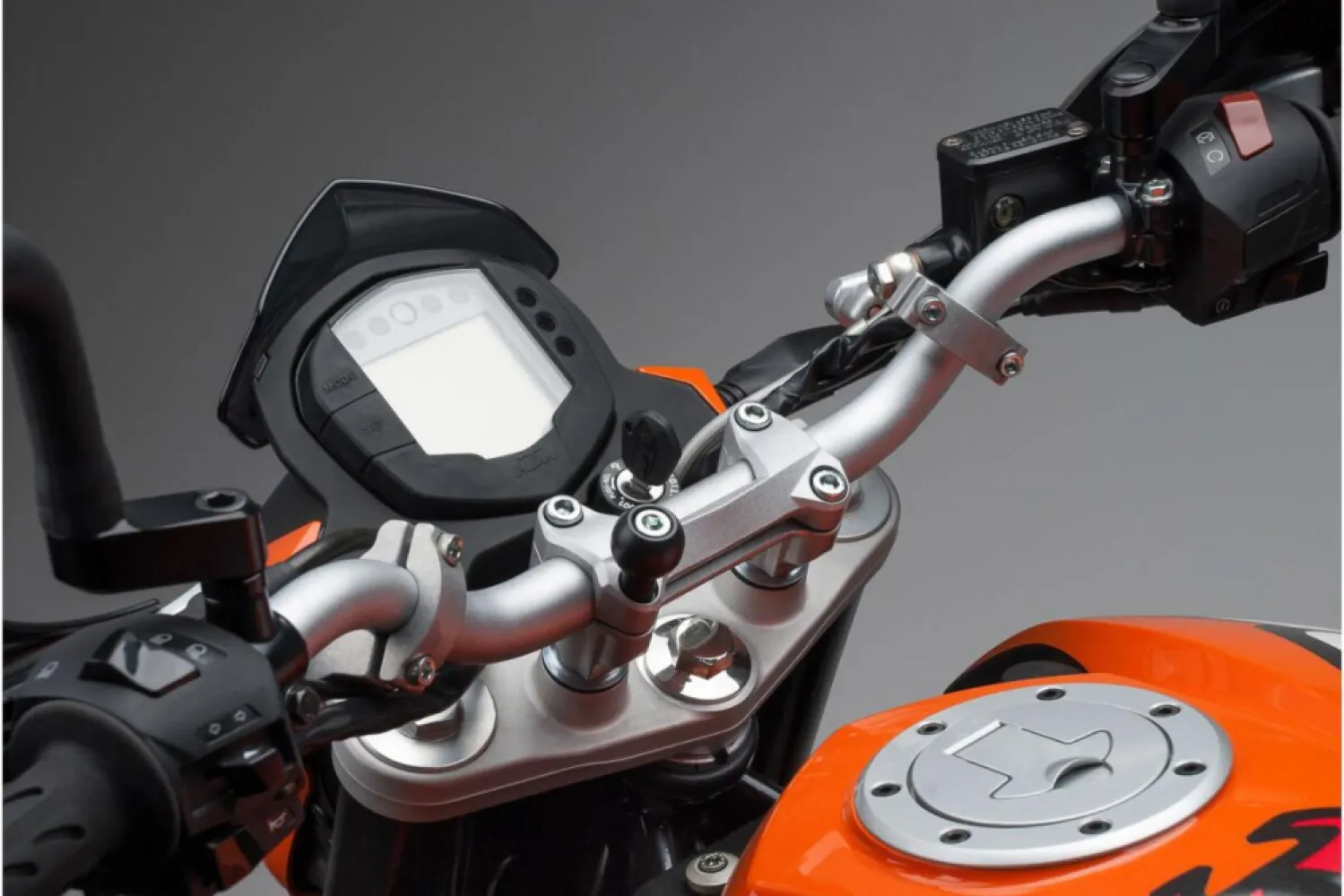 SW-MOTECH - THREAD M6 1 BALL - 06030835