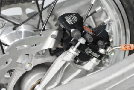 MOTO-MASTER - BRAKE CALIPER REAR - 17010593