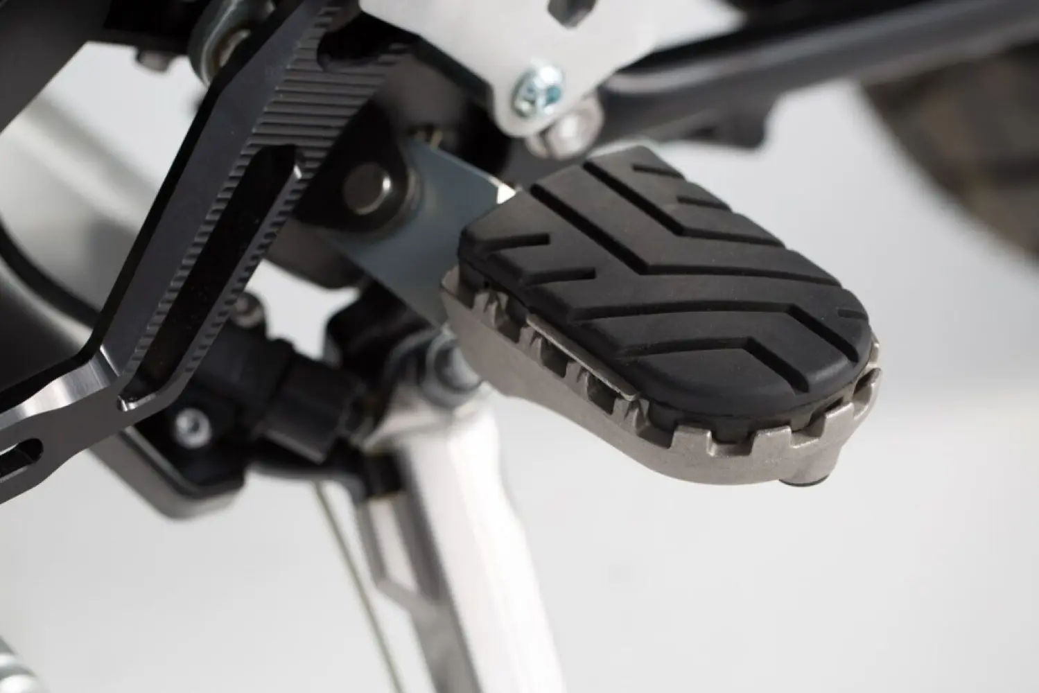 SW-MOTECH - FOOTREST KIT ION - 16202782