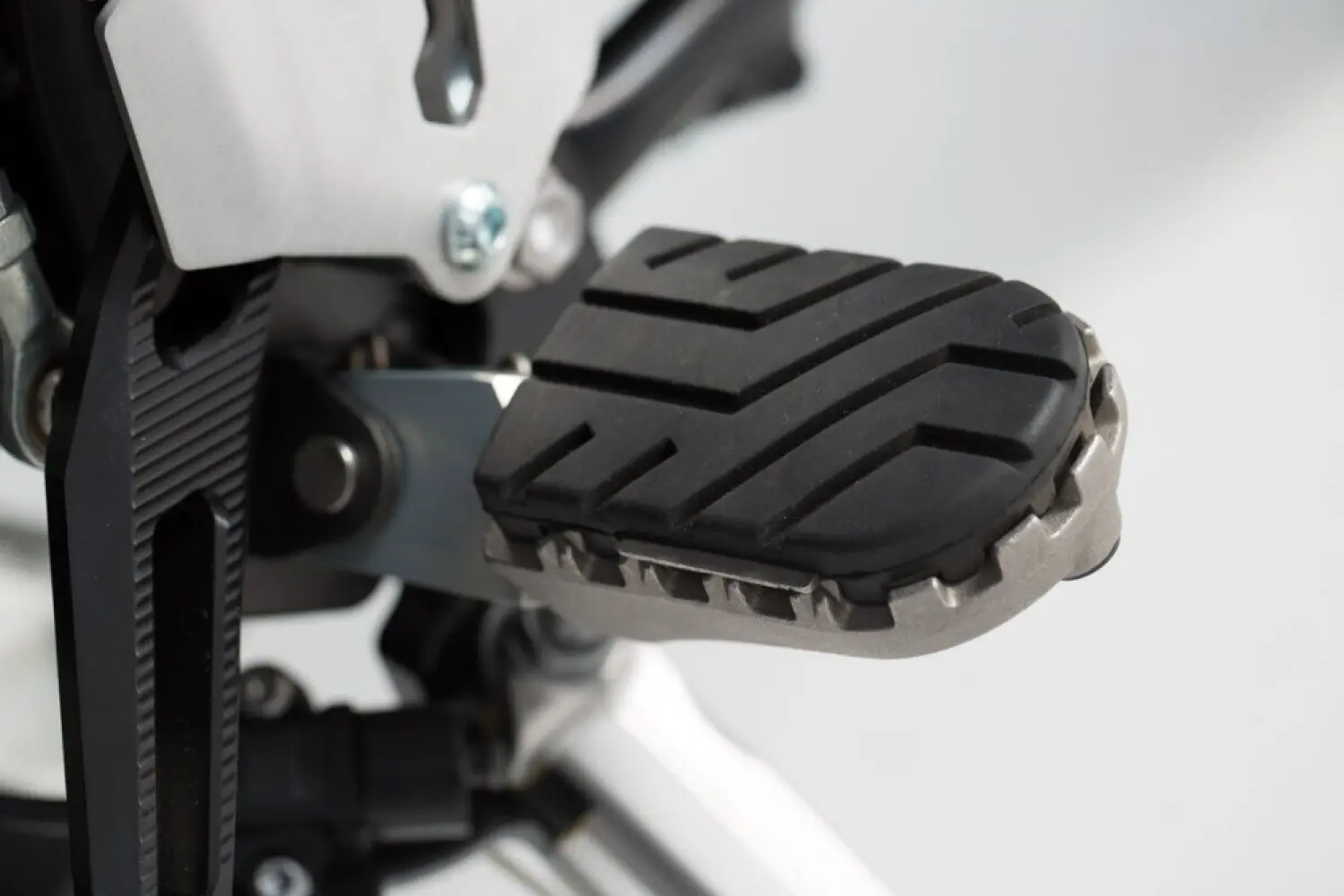 SW-MOTECH - FOOTREST KIT ION - 16202782