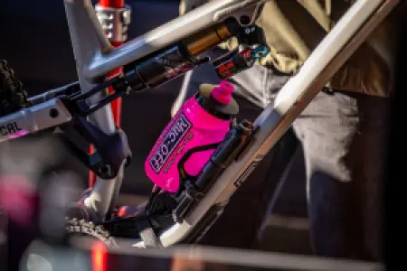 MUC-OFF - WATER BOTTLE PINK 550ML - 49200008