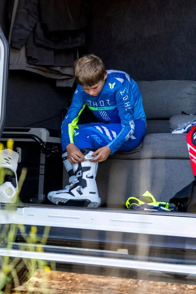 THOR - BOOT YTH BLITZ XR WH/BK 3 - 34110747