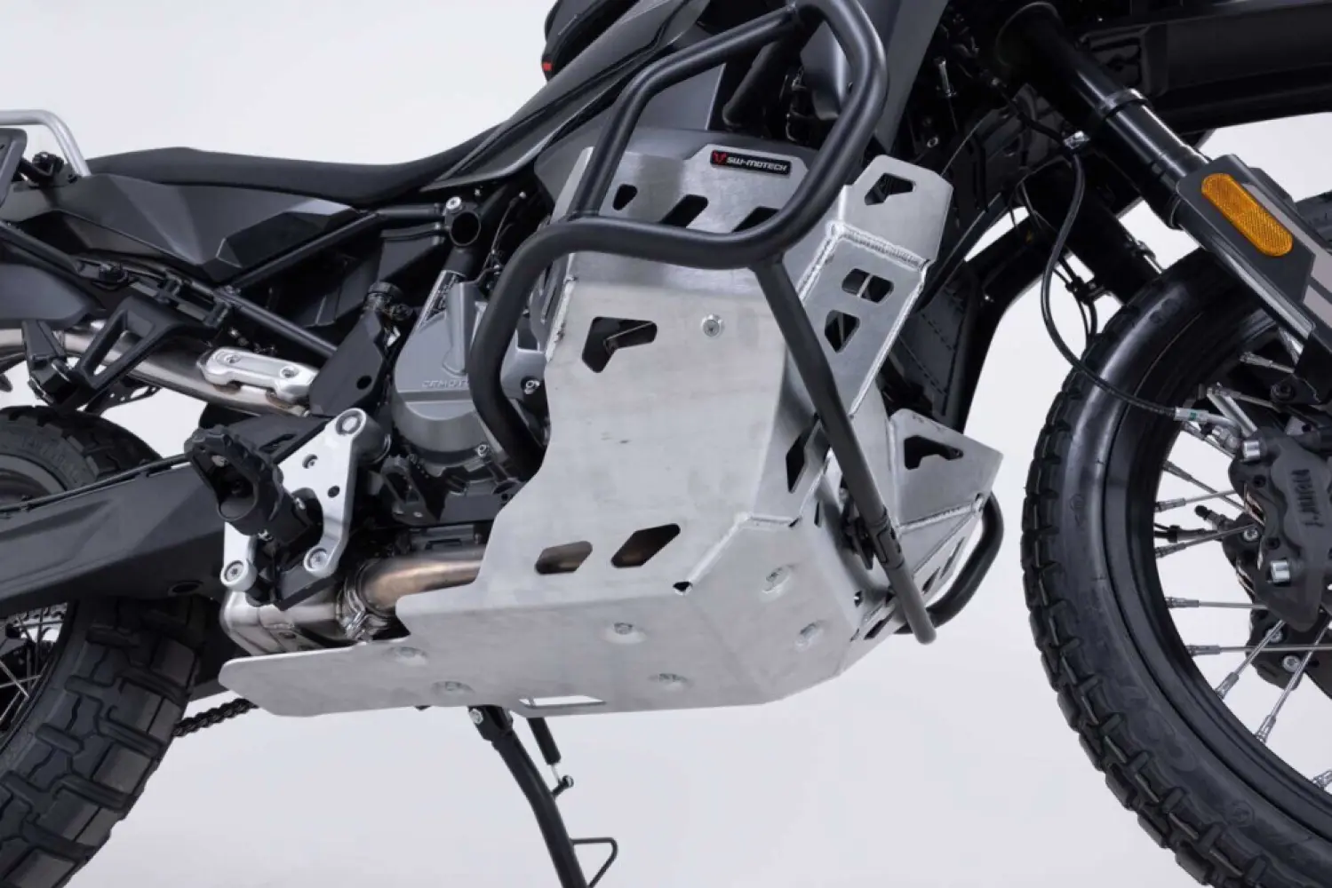 SW-MOTECH - ENGINE GUARD SILVER - 05062582