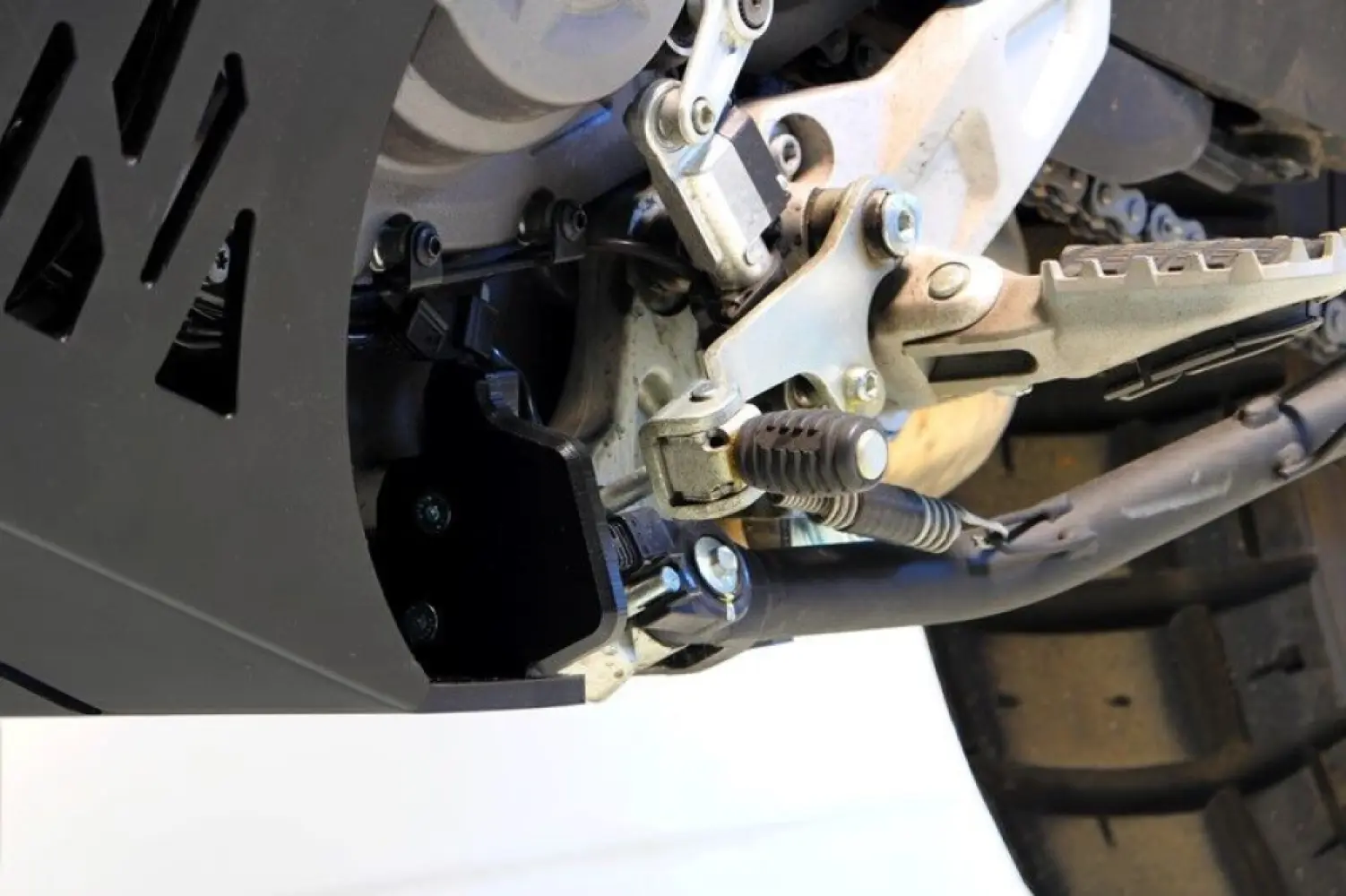 AXP RACING - ADV SKID PLATE DUC DESERT X - 05062522