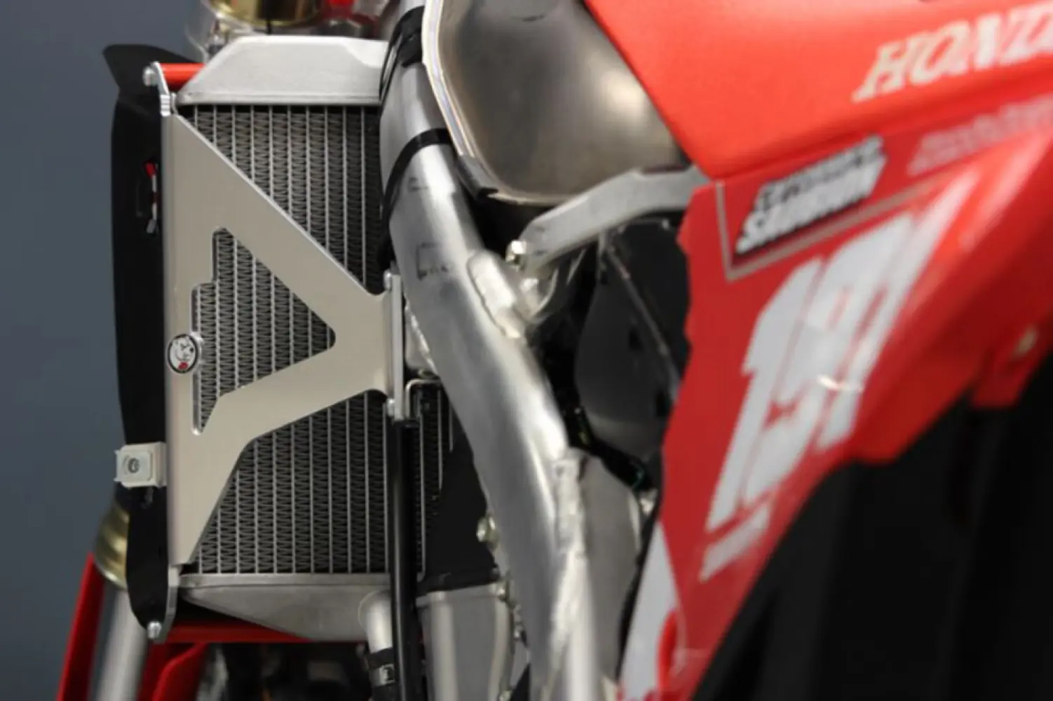 AXP RACING - RADIATOR GUARDS HON CRF450R CR - 19010927