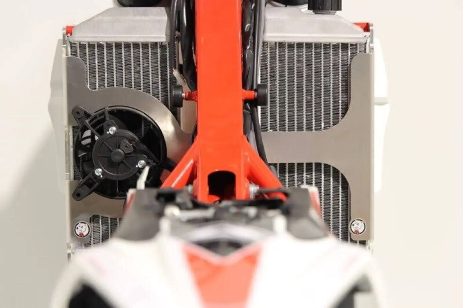 AXP RACING - RADIATOR GUARDS RR350+ 20-22 R - 19010943