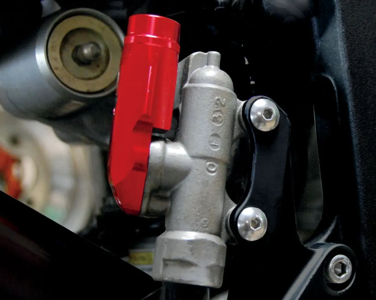 PSR - REAR BRAKE RESERVOIR RED - 17310291