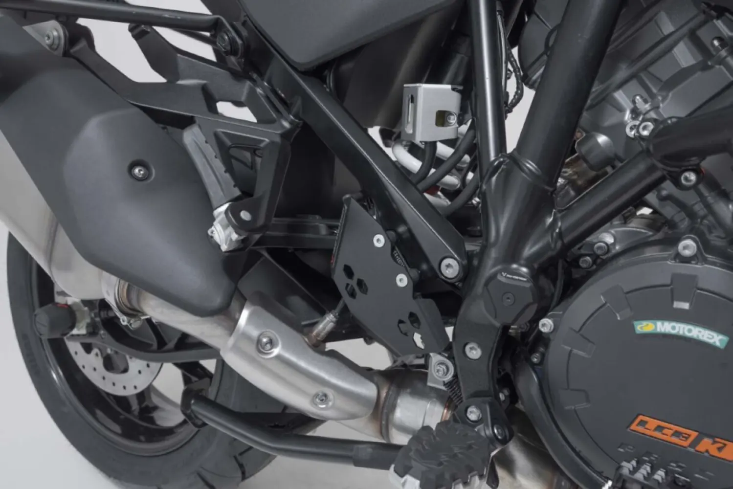 SW-MOTECH - BRAKE CYLINDER GUARD - 17310753