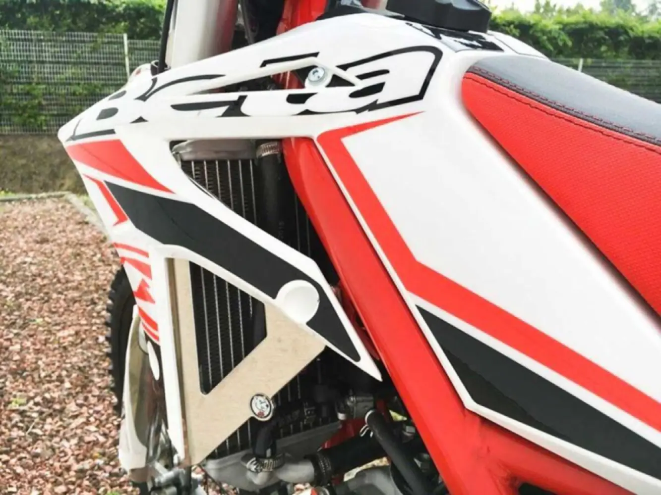 AXP RACING - RADIATOR GUARDS BET XTRAINER - 19010925