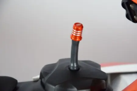 SCAR RACING - VENT CAP ALUMINUM OR - 07030448