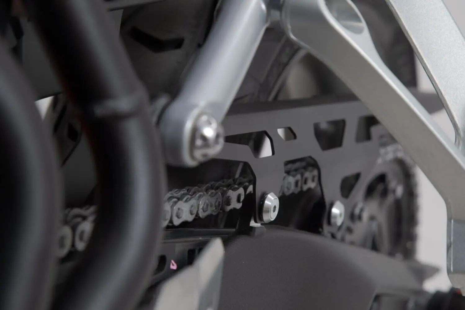 SW-MOTECH - CHAIN GUARD - 12020136