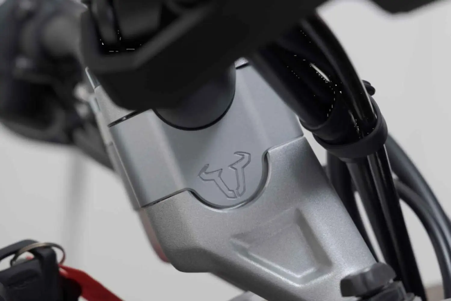 SW-MOTECH - BAR RISER 30MM HEIGHT / 28MM D - 06021569