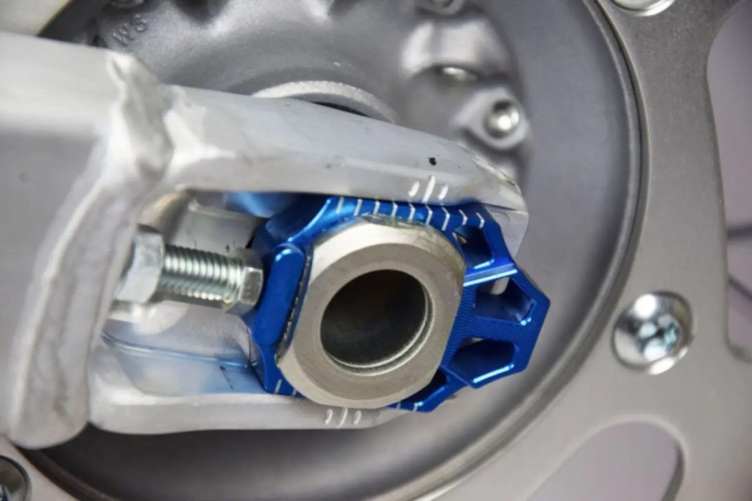 SCAR RACING - AXLE BLOCK YAMAHA BLUE - 12310511