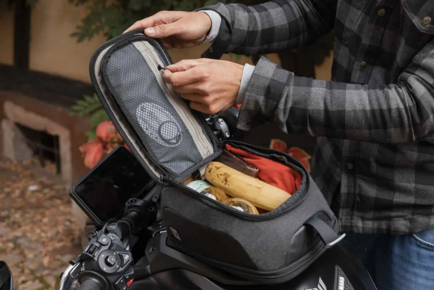 SW-MOTECH - LEGEND GEAR TANK BAG LT4 - 35012296