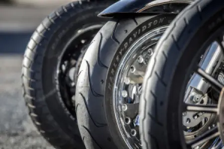 MICHELIN - SCORCHER 11 120/70 ZR 19 M/C 6 - 03030213
