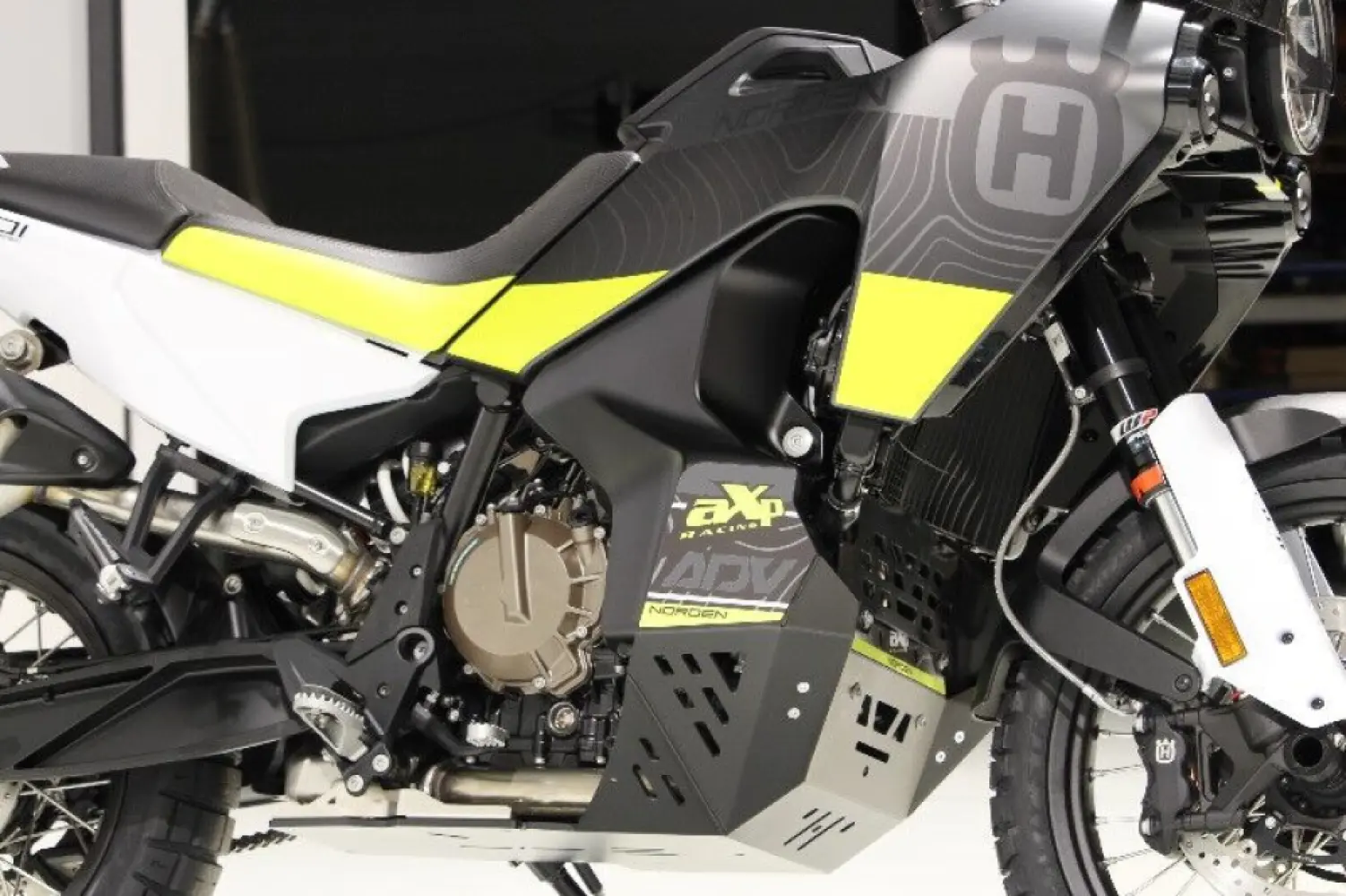 AXP RACING - ADV SKID PLATE HVA NORDEN 901  - 05062425