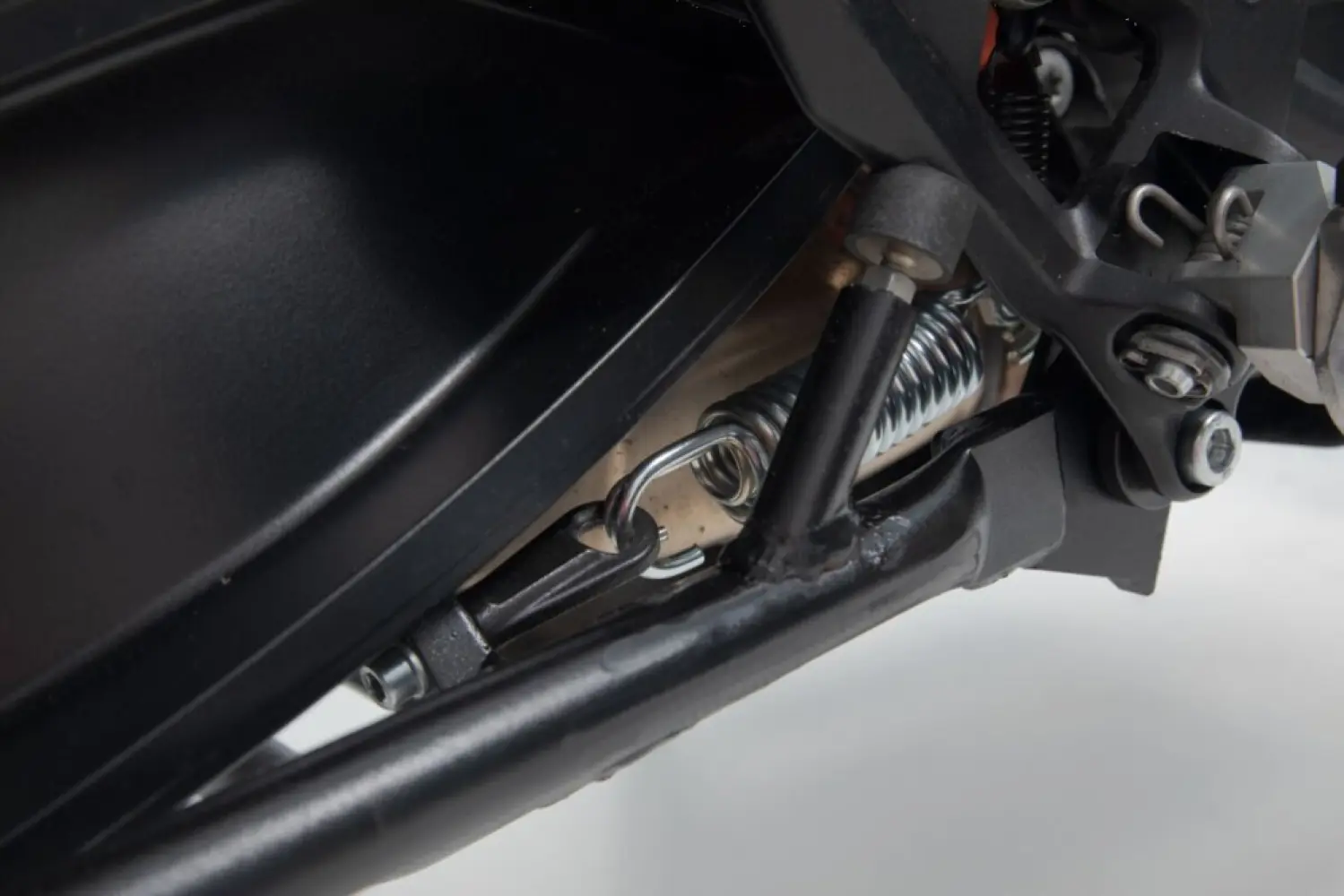 SW-MOTECH - CENTERSTAND - 05100590