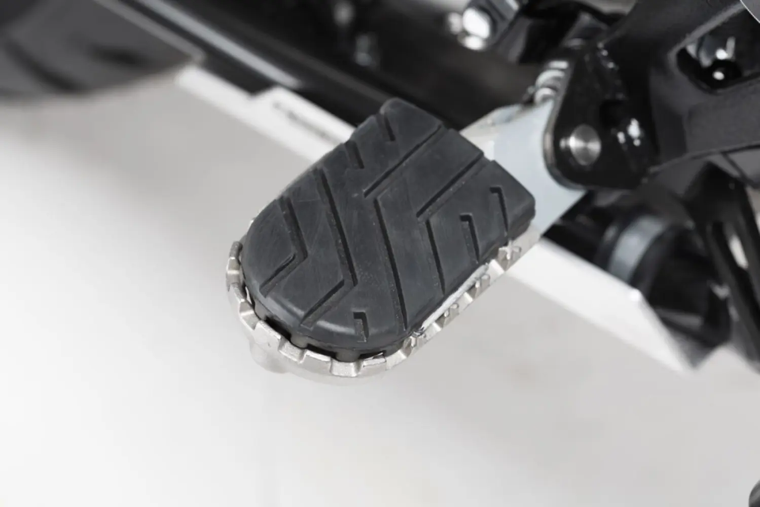 SW-MOTECH - FOOTREST KIT ION - 16202025
