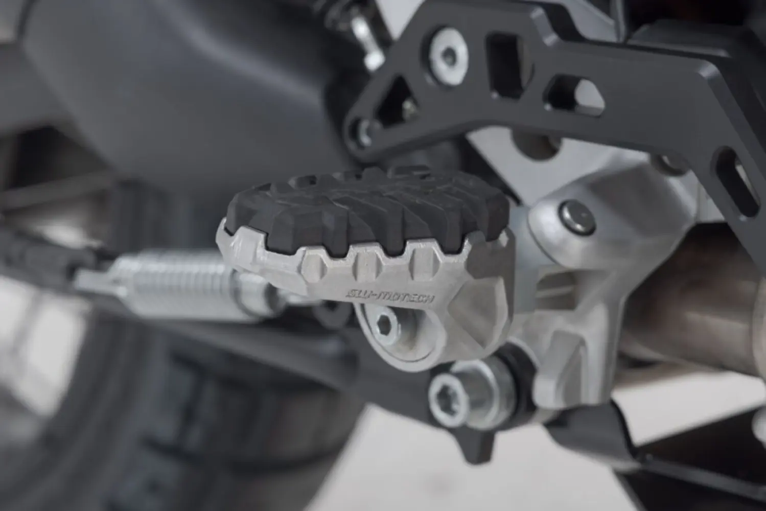 SW-MOTECH - EVO FOOTREST KIT - 16202439