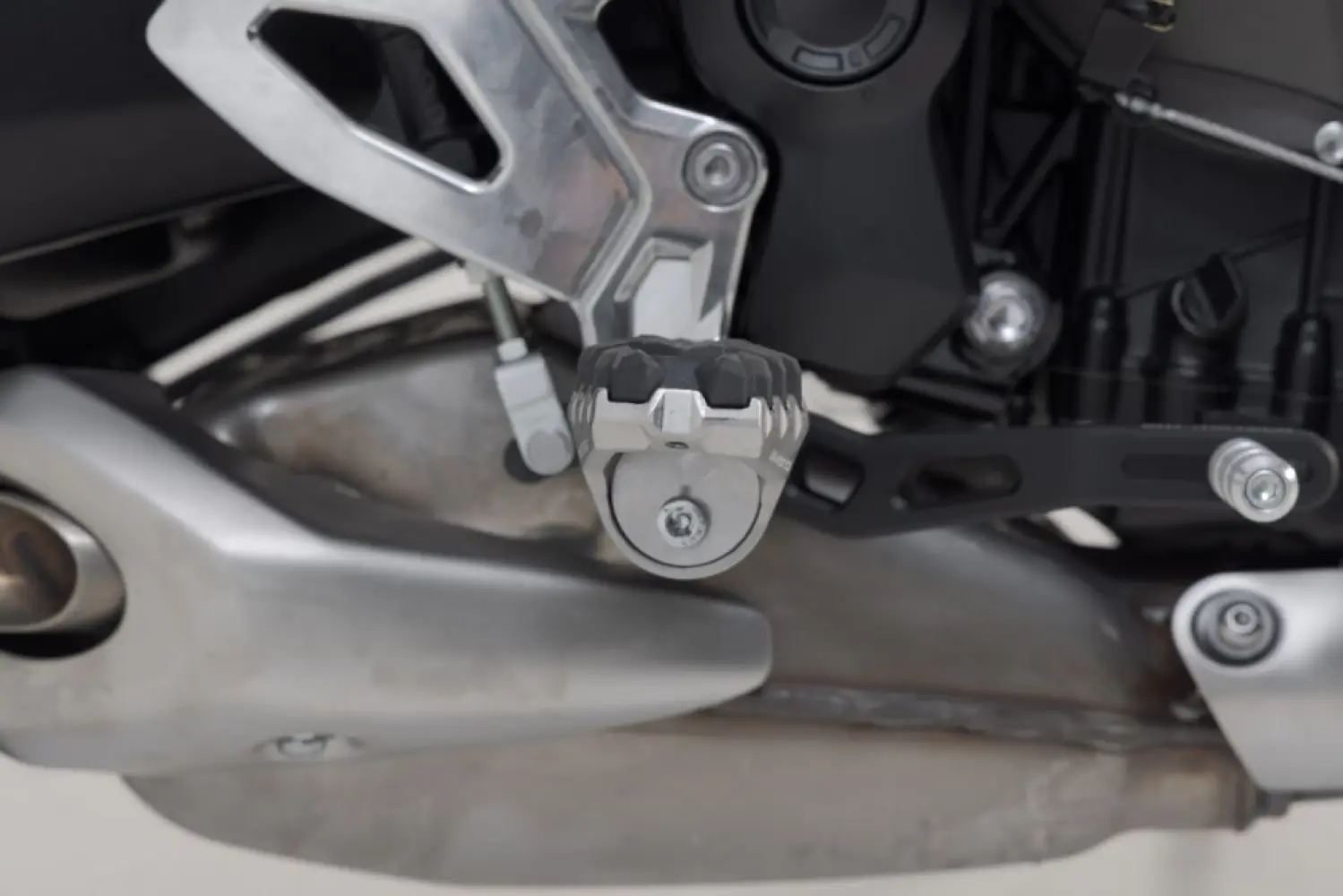 SW-MOTECH - EVO FOOTREST KIT - 16202462
