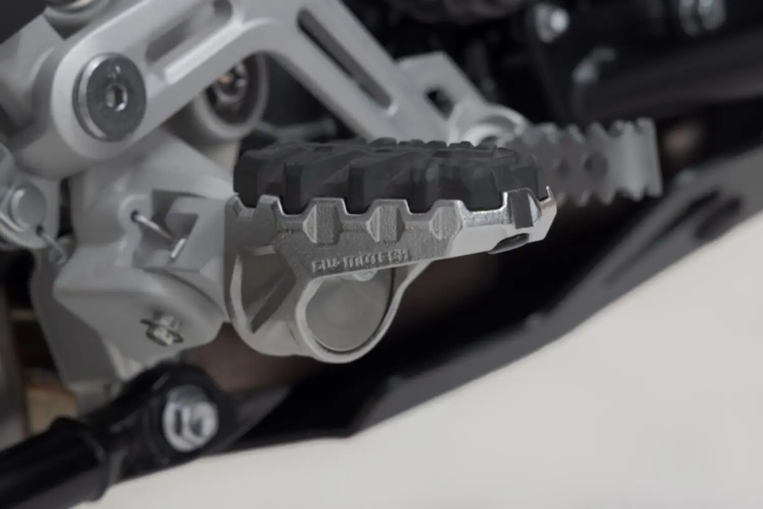 SW-MOTECH - EVO FOOTREST KIT - 16202463