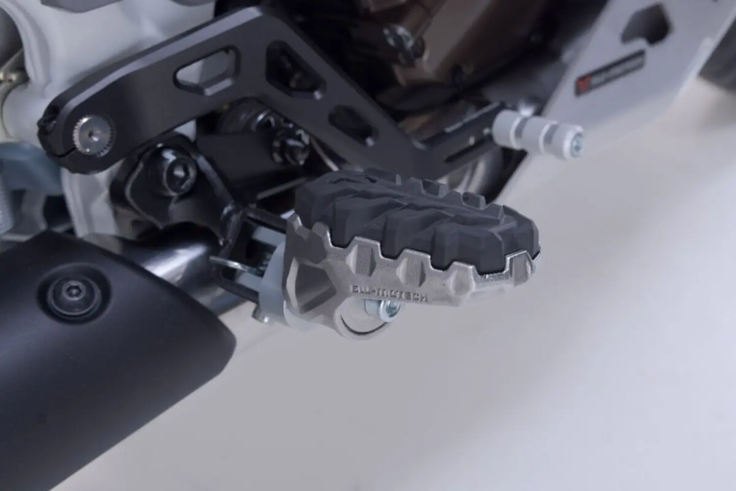 SW-MOTECH - EVO FOOTREST KIT - 16202751