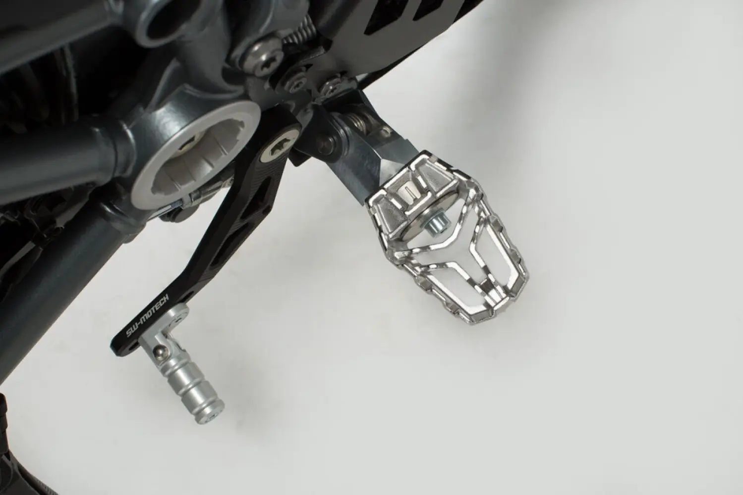 SW-MOTECH - EVO FOOTREST KIT - 16202832