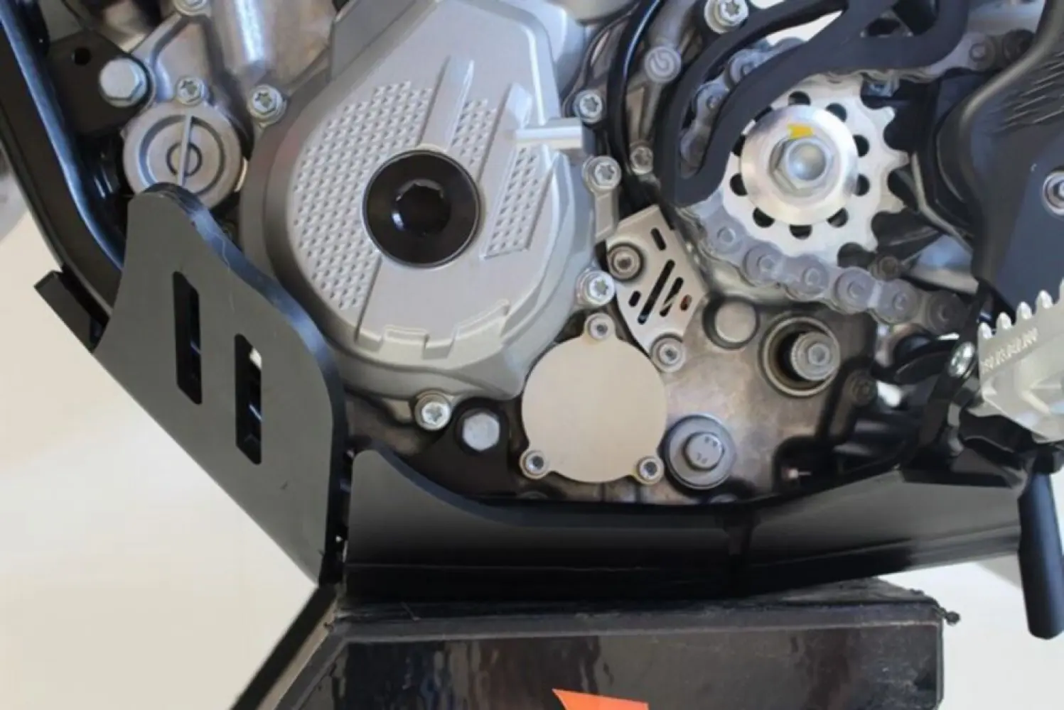 AXP RACING - XTREM SKID PLATE MCF250 21-23  - 05062064