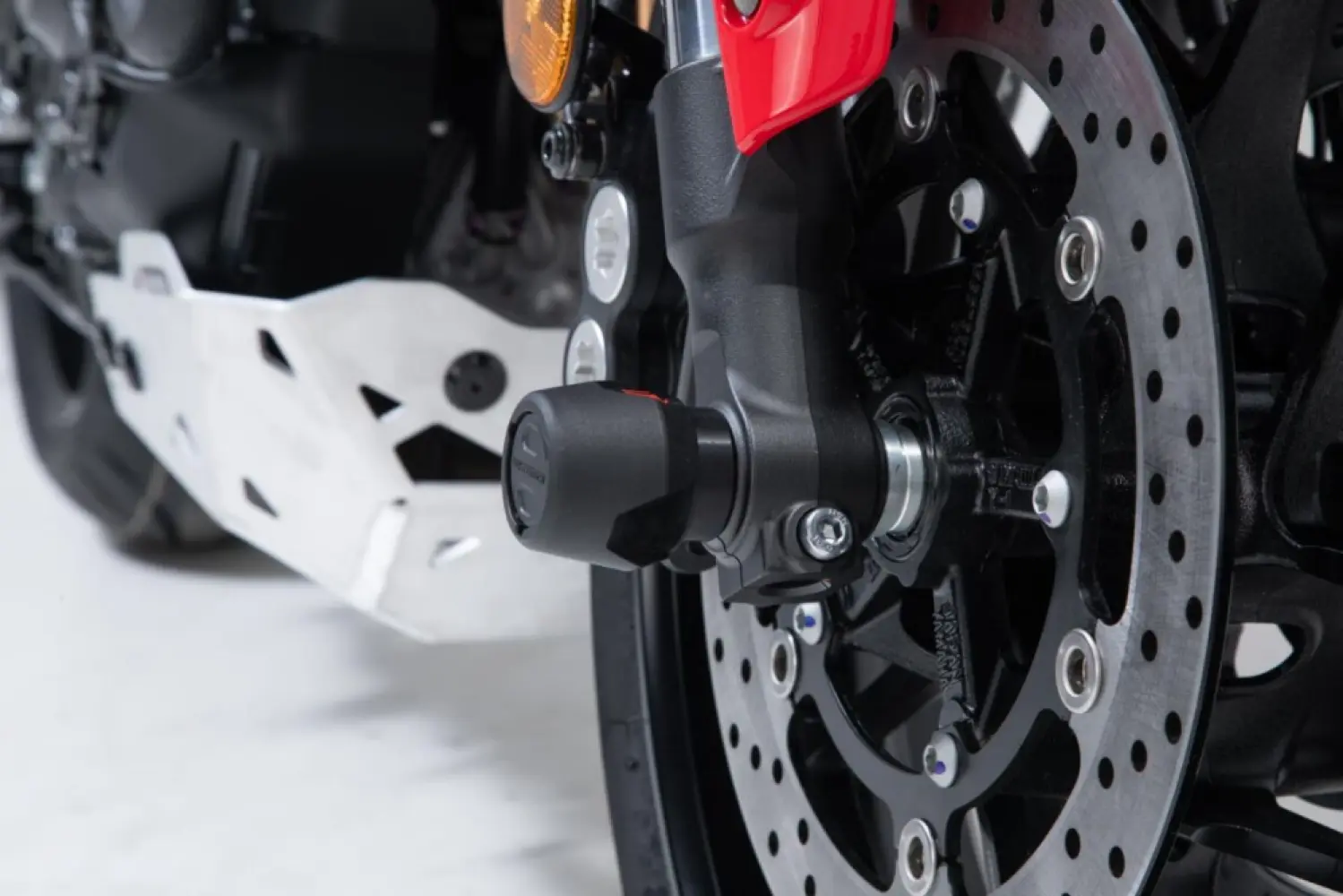 SW-MOTECH - FRONT AXLE SLIDER SET - 05052238