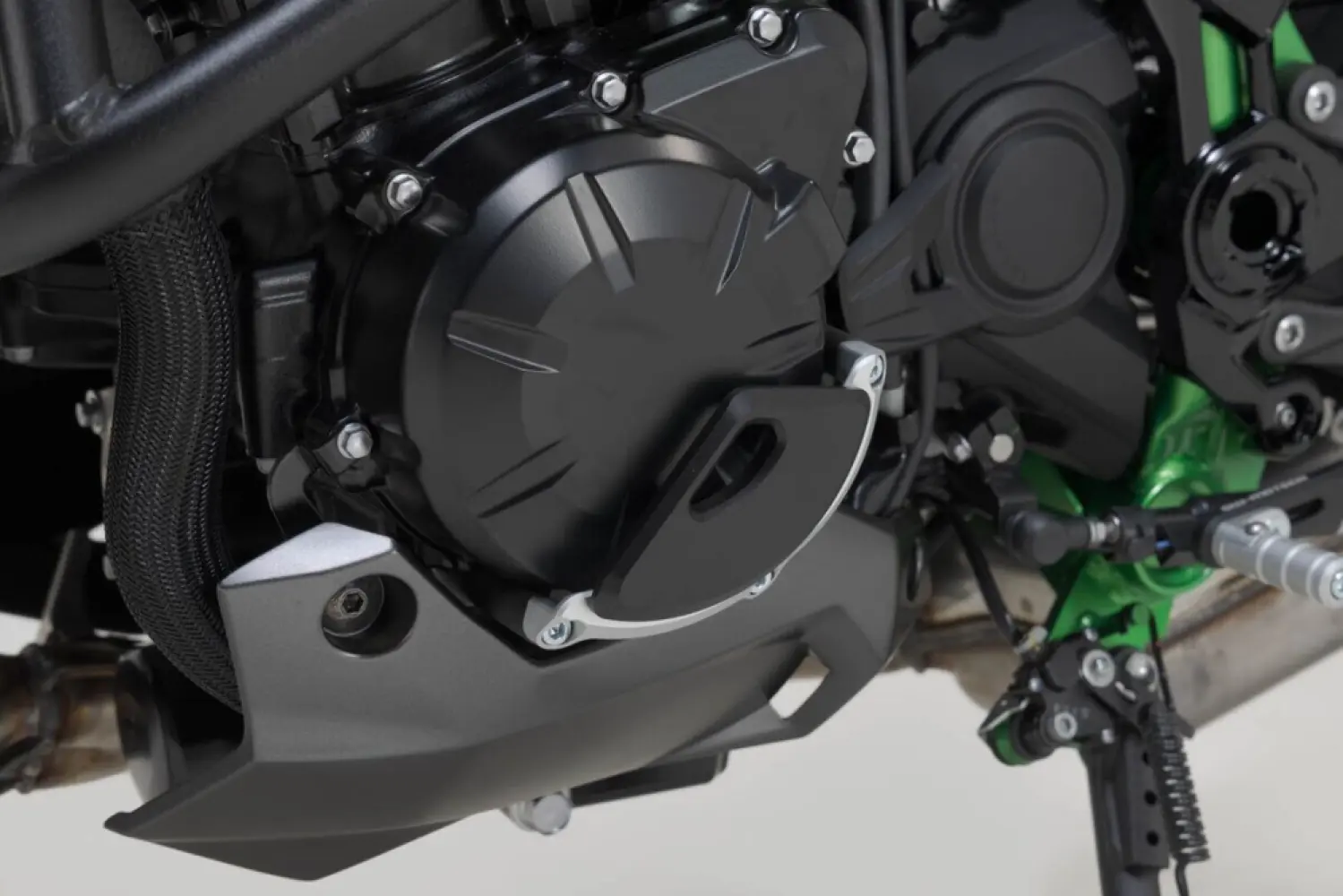 SW-MOTECH - ENGINE CASE PROTECTOR Z900 - 05062519