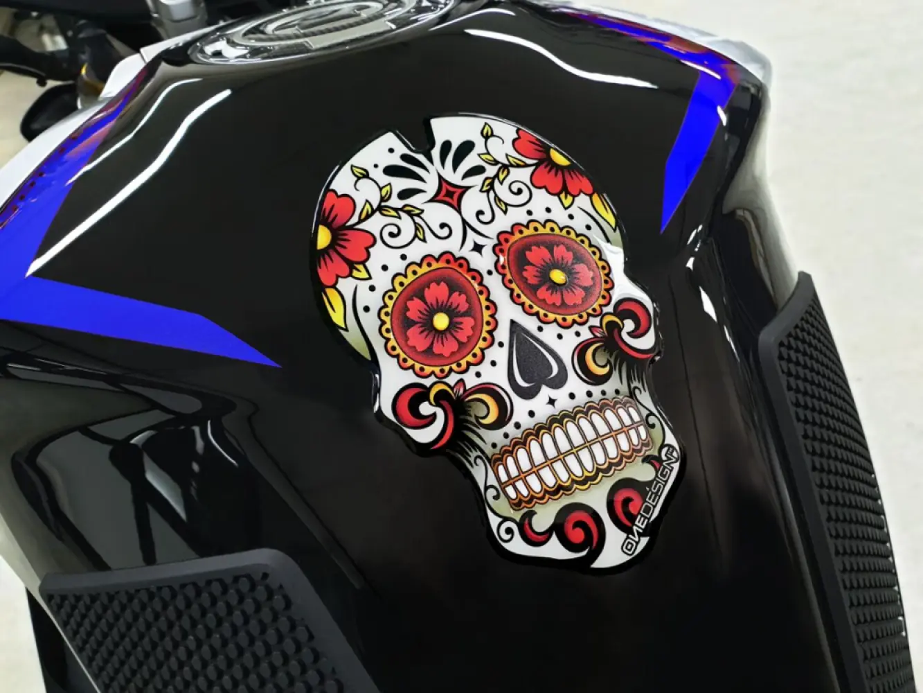 ONEDESIGN - TANKPAD RED SKULL - 43010820